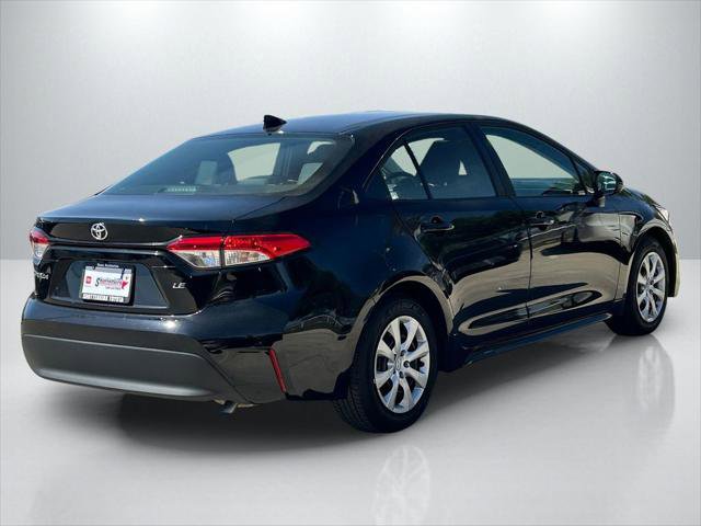 Certified 2025 Toyota Corolla LE FWD image 5