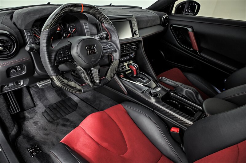 Used 2017 Nissan GT-R NISMO AWD/4WD image 41