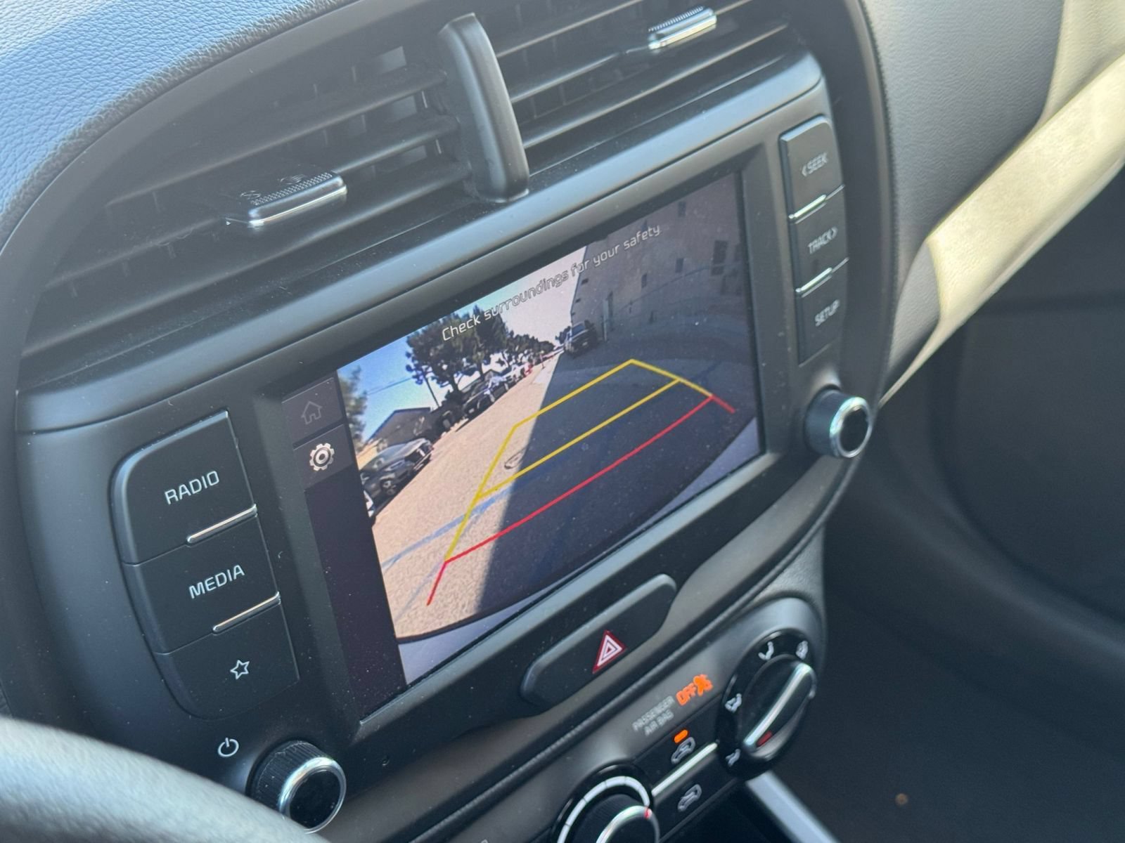 Used 2025 Kia Soul LX w/ LX Technology Package FWD image 22
