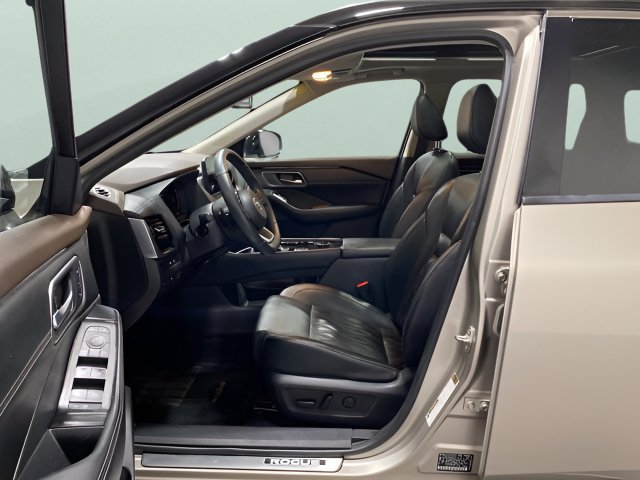 Used 2021 Nissan Rogue Platinum AWD/4WD image 11