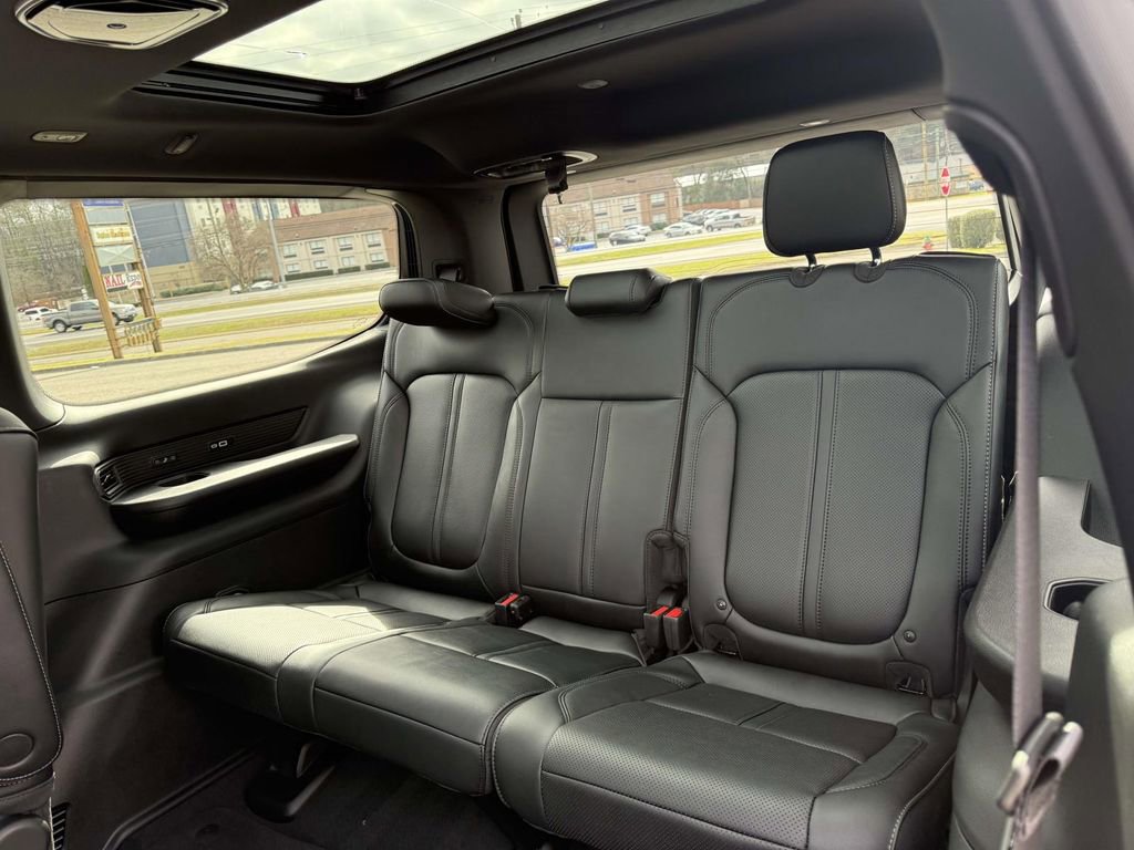 New 2026 Jeep Grand Wagoneer 4WD image 24