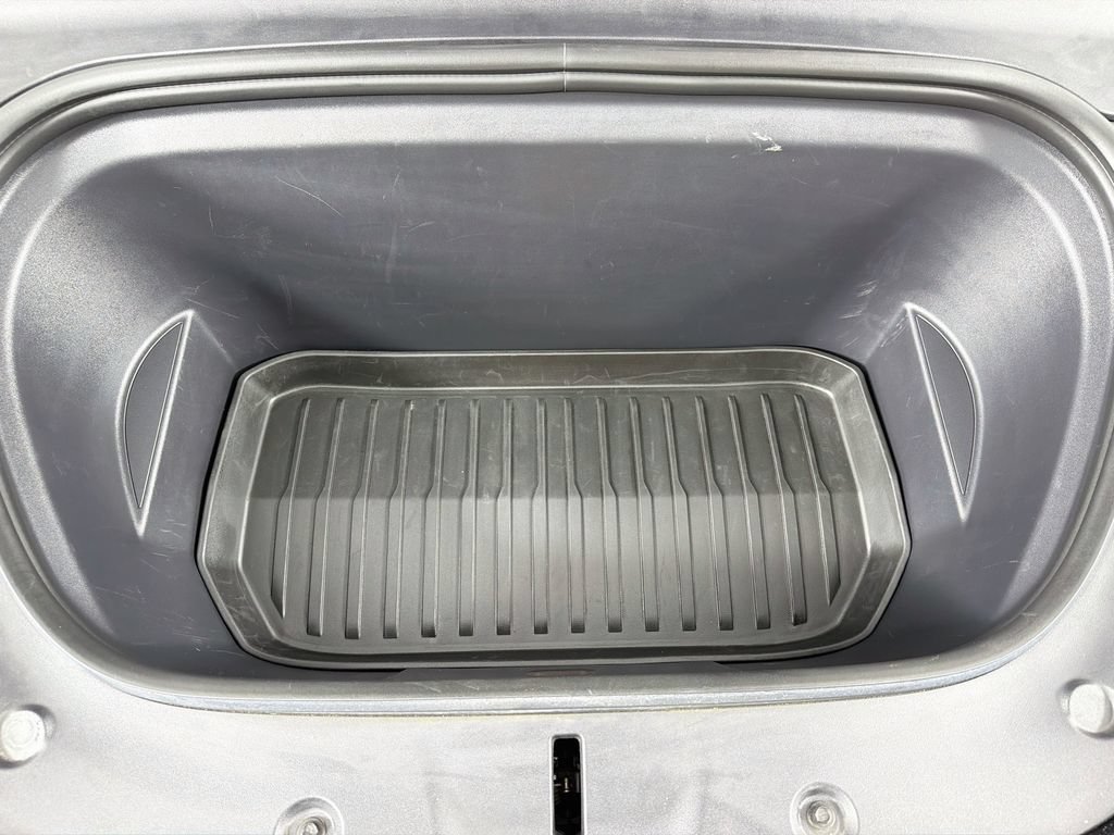 Used 2023 Tesla Model Y Long Range AWD/4WD image 28