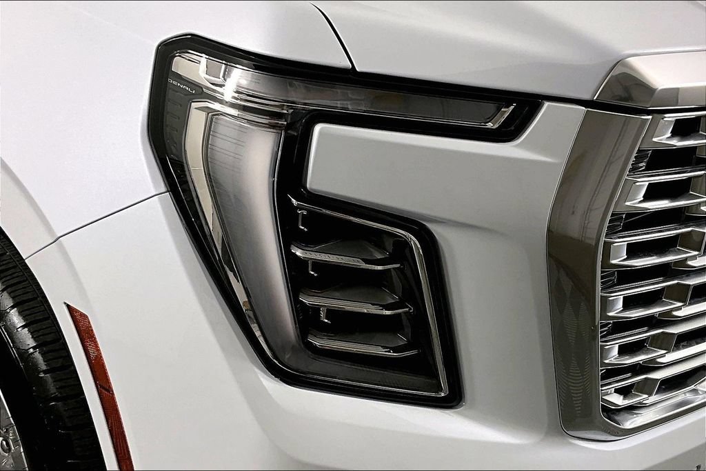 Used 2026 GMC Yukon XL Denali RWD image 30