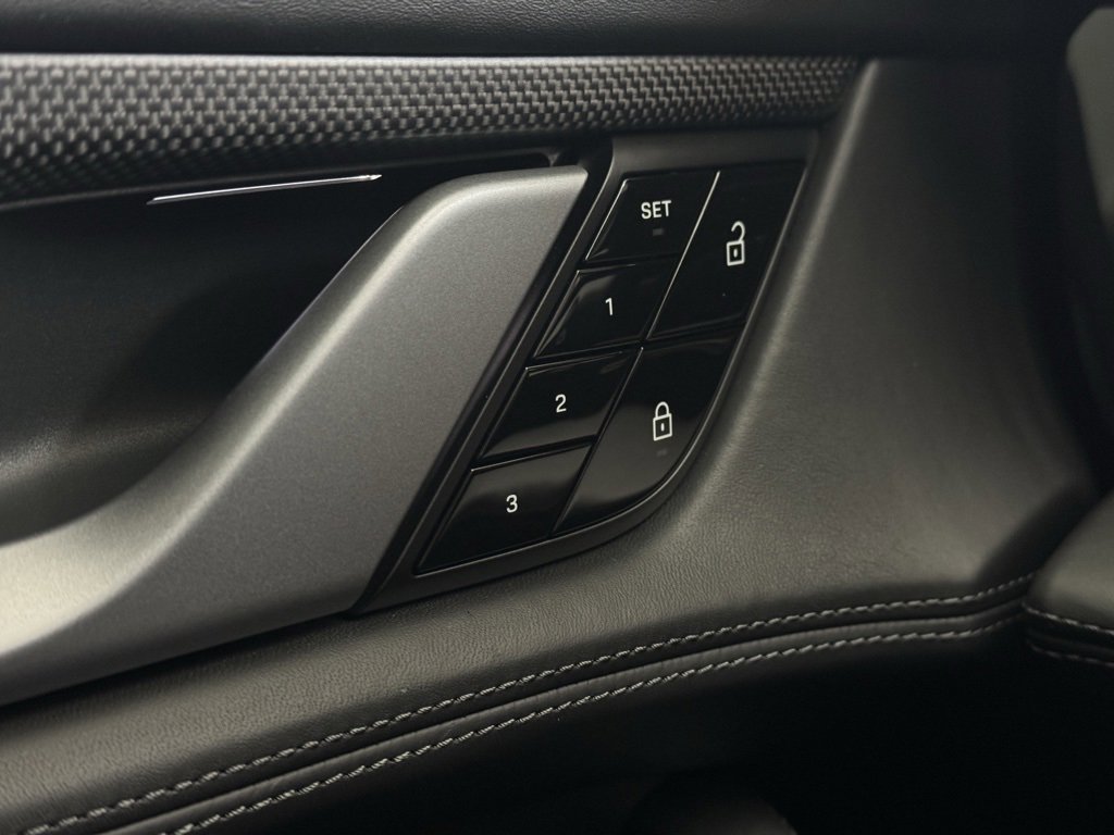 Used 2021 Porsche Taycan Turbo S image 31