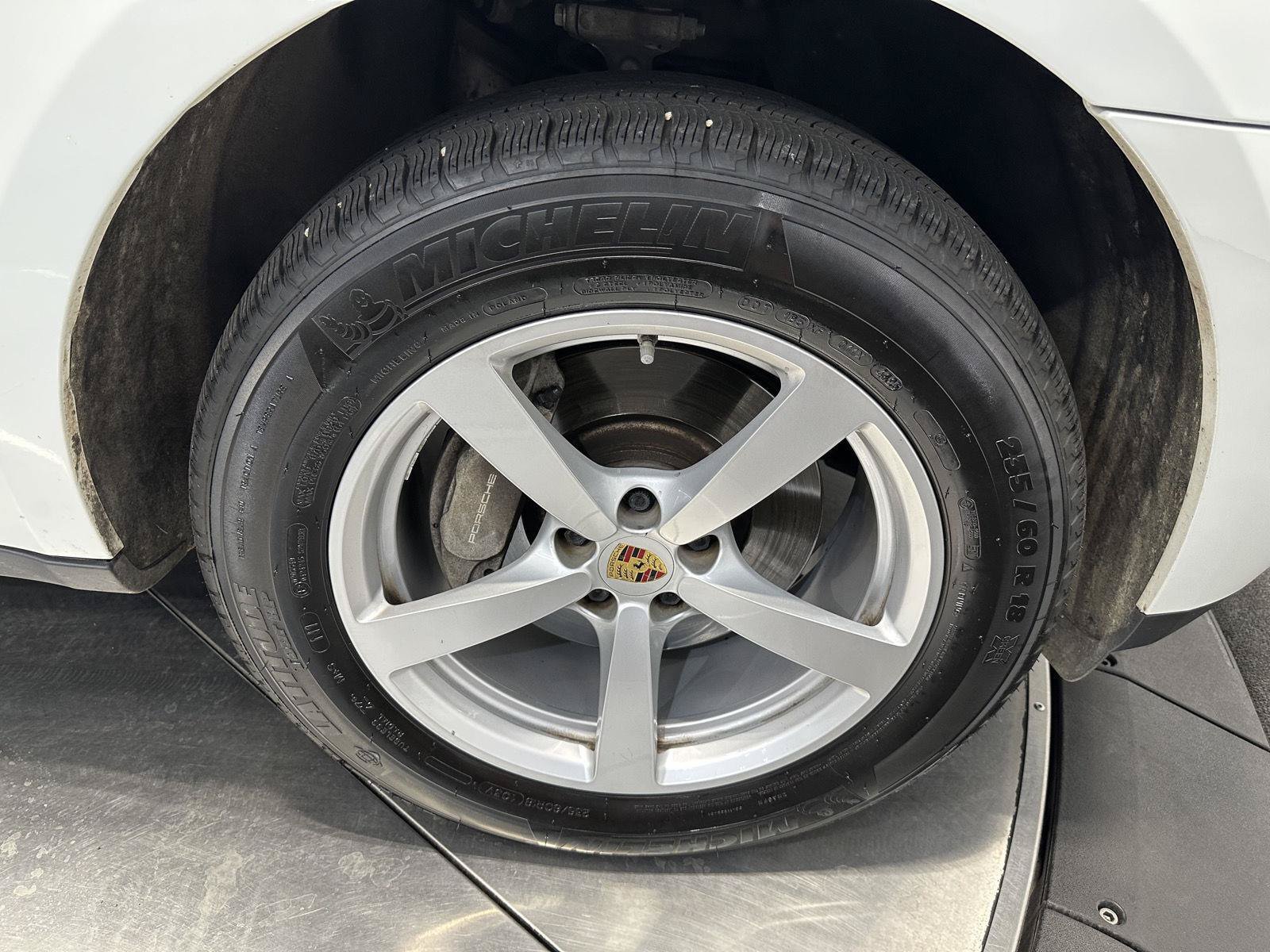 Used 2018 Porsche Macan AWD/4WD image 14