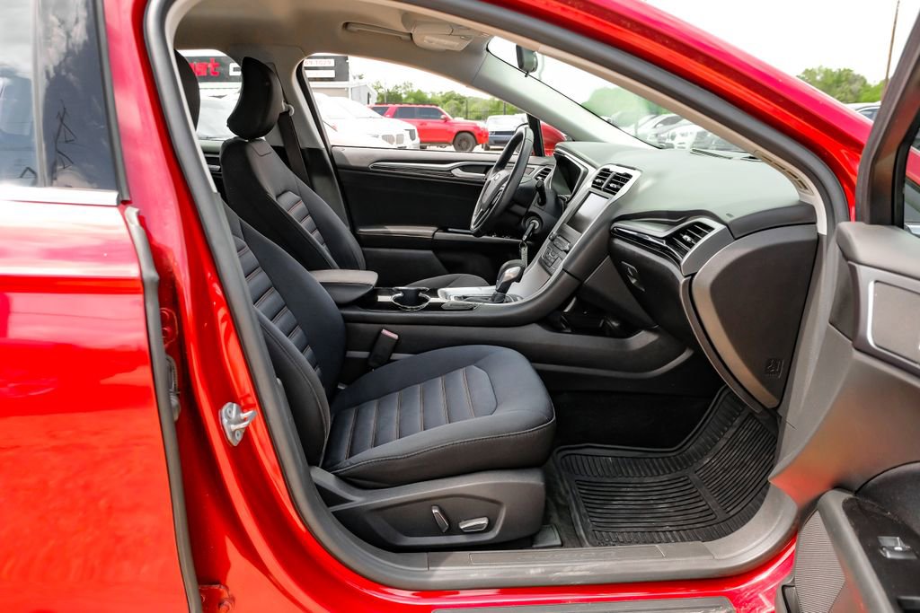 Used 2016 Ford Fusion SE FWD image 37