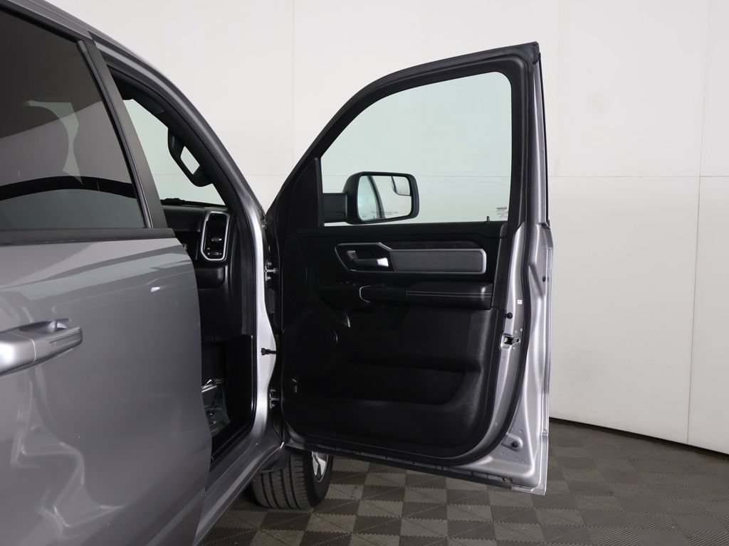 Used 2022 RAM 1500 Big Horn AWD/4WD image 17