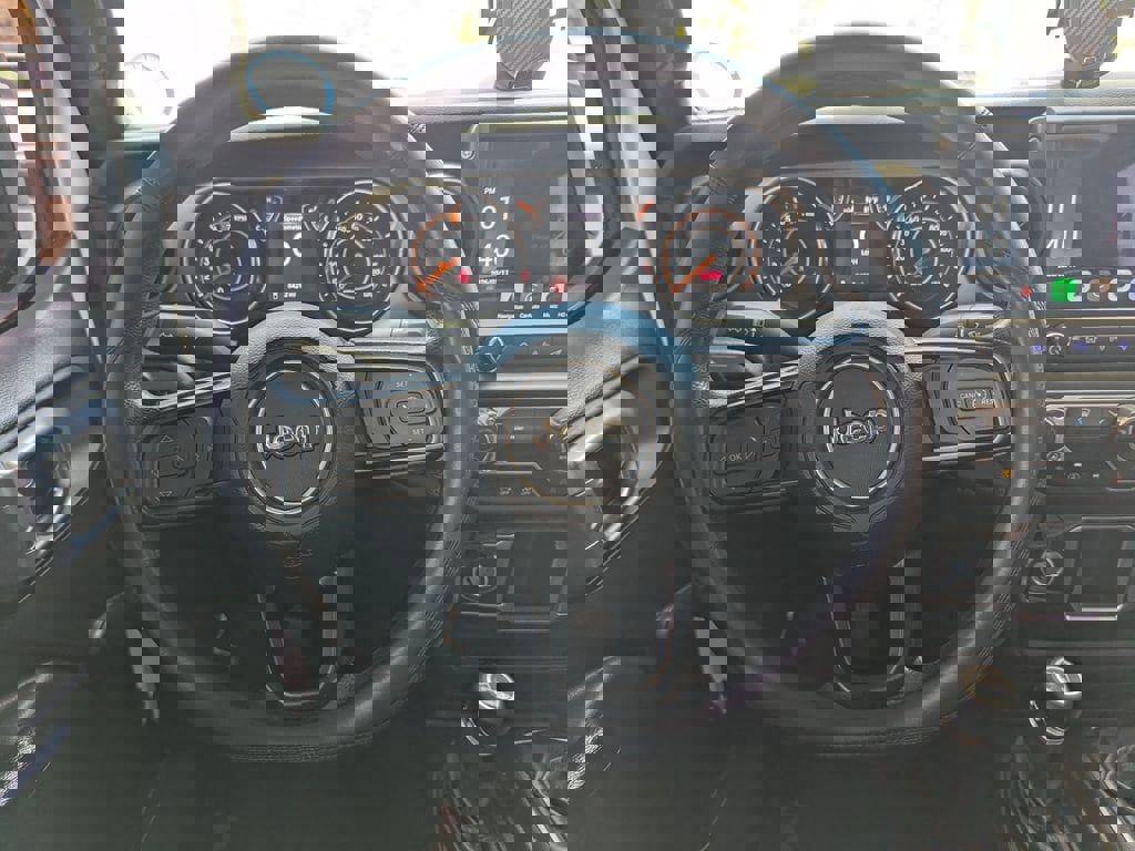 Used 2022 Jeep Gladiator Sport image 10