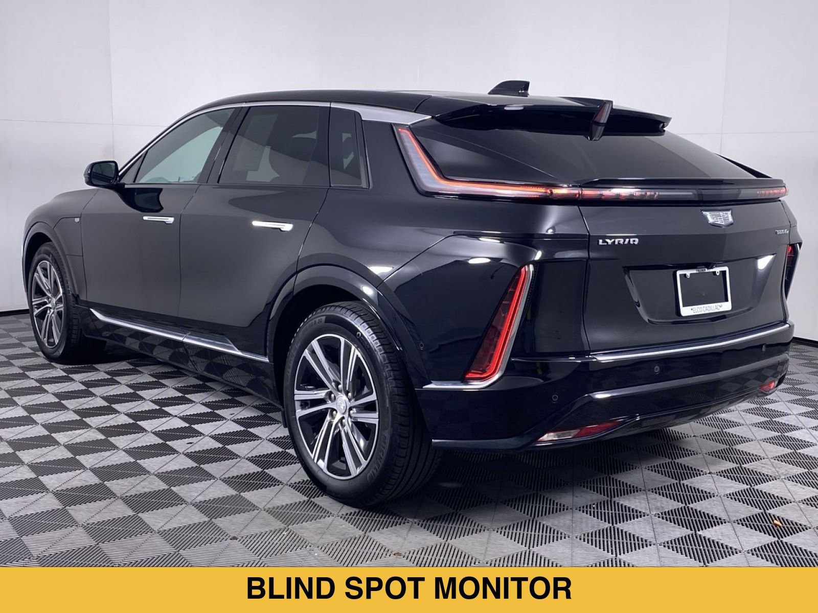 Certified 2024 Cadillac Lyriq Luxury w/ LPO, Floor Liner Package AWD/4WD image 19