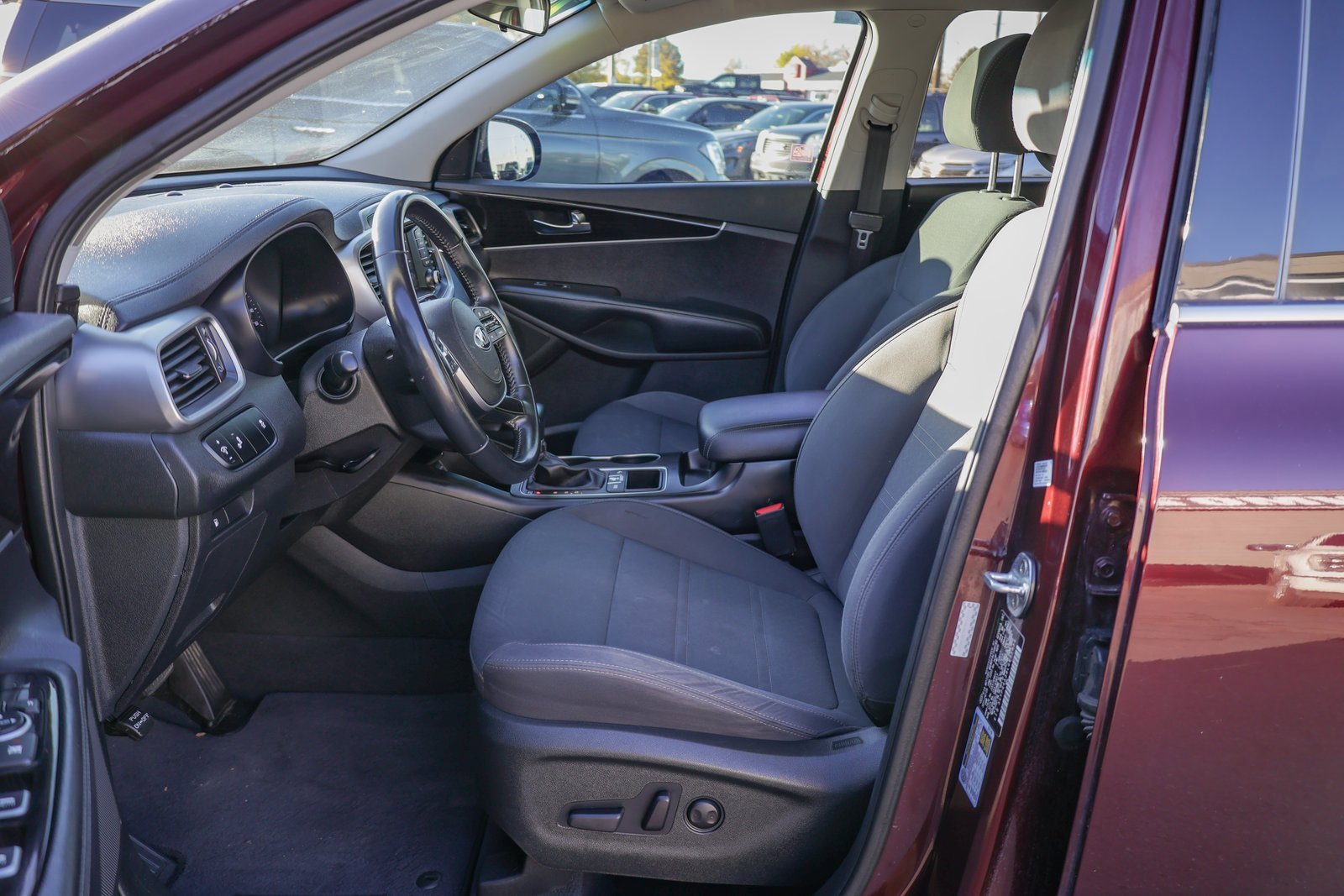 Used 2020 Kia Sorento LX w/ LX I4 Convenience Package image 11