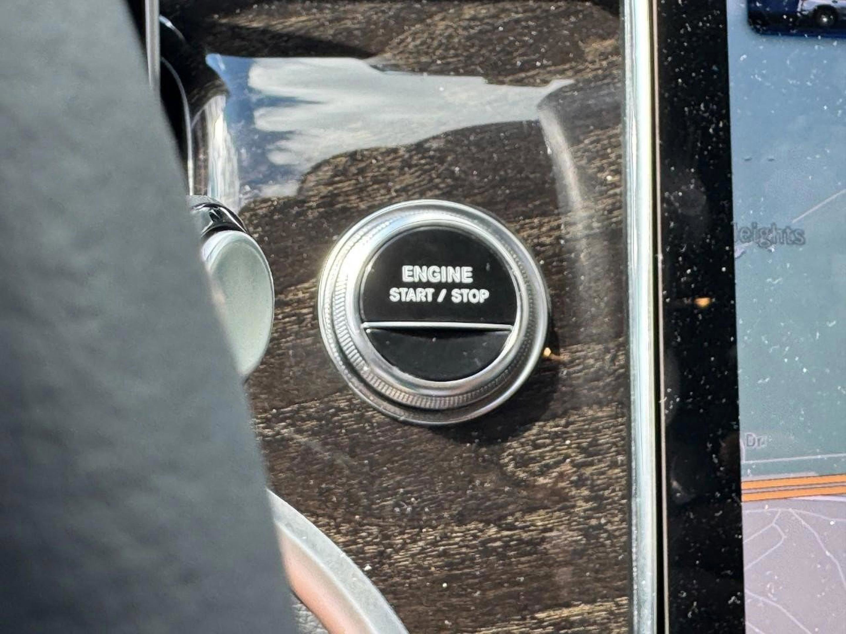 Certified 2025 Mercedes-Benz GLC 350e 4MATIC image 31