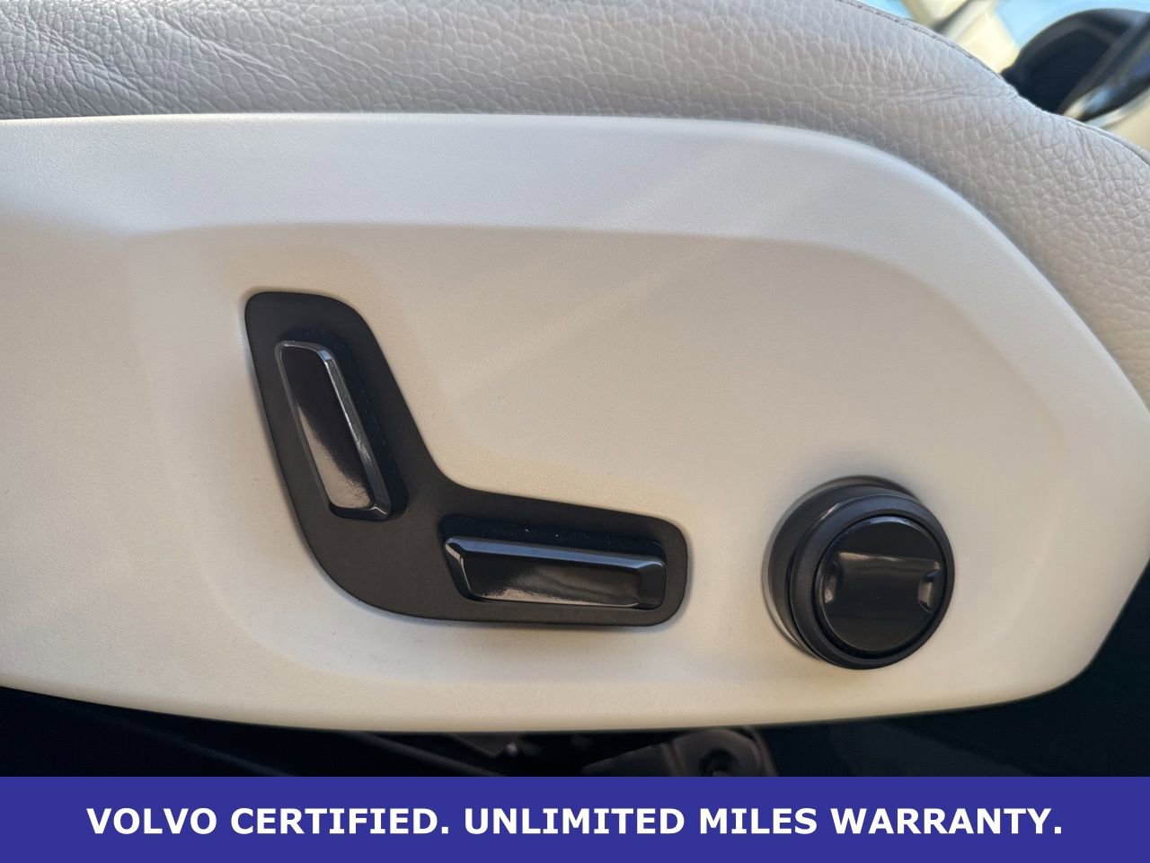 Certified 2024 Volvo XC60 B5 Plus w/ Protection Package Premier image 14