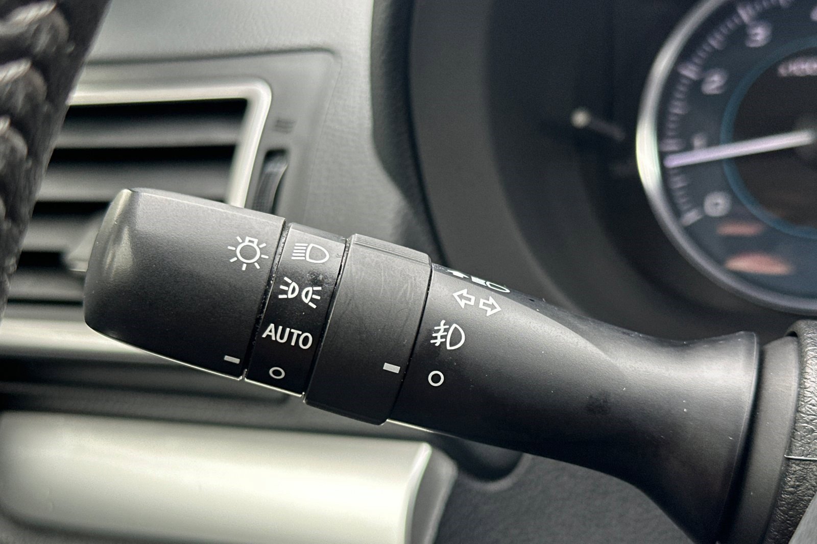 Used 2015 Subaru Crosstrek 2.0i Limited image 31