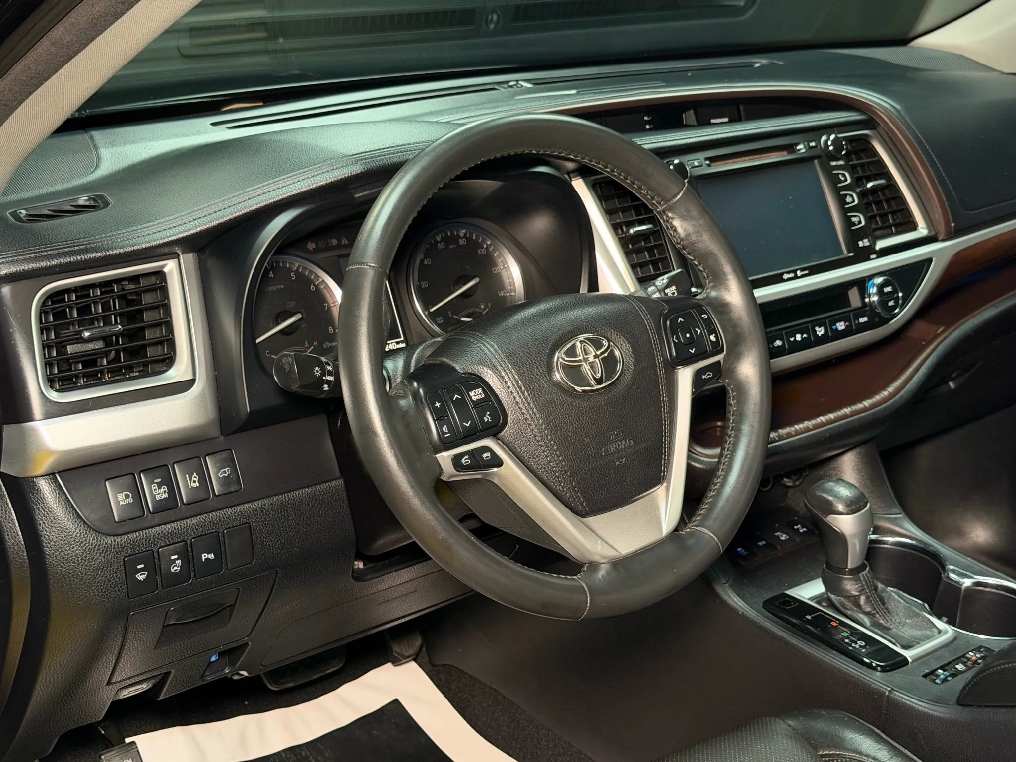 Used 2015 Toyota Highlander Limited Platinum image 52