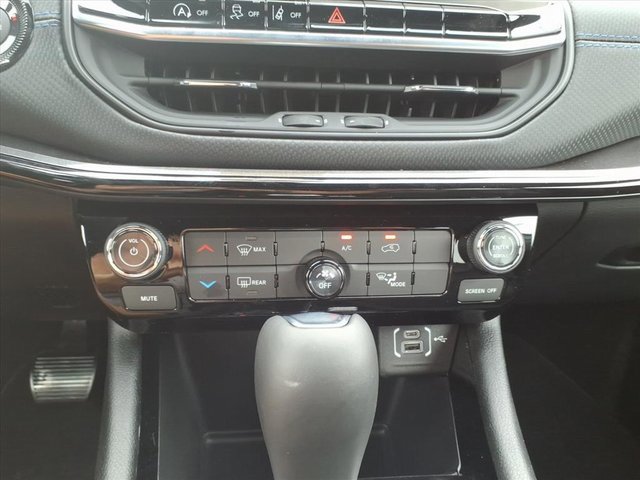 New 2026 Jeep Compass Latitude image 15