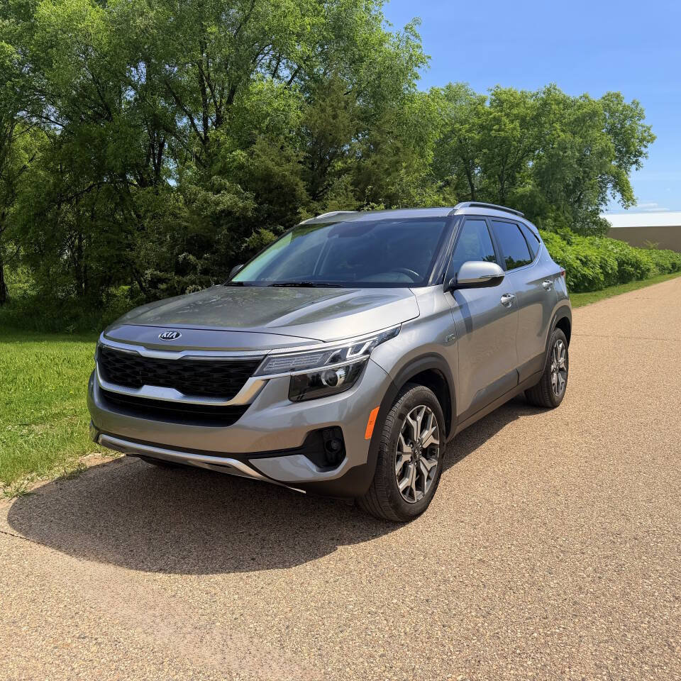 Used 2021 Kia Seltos EX AWD/4WD image 2