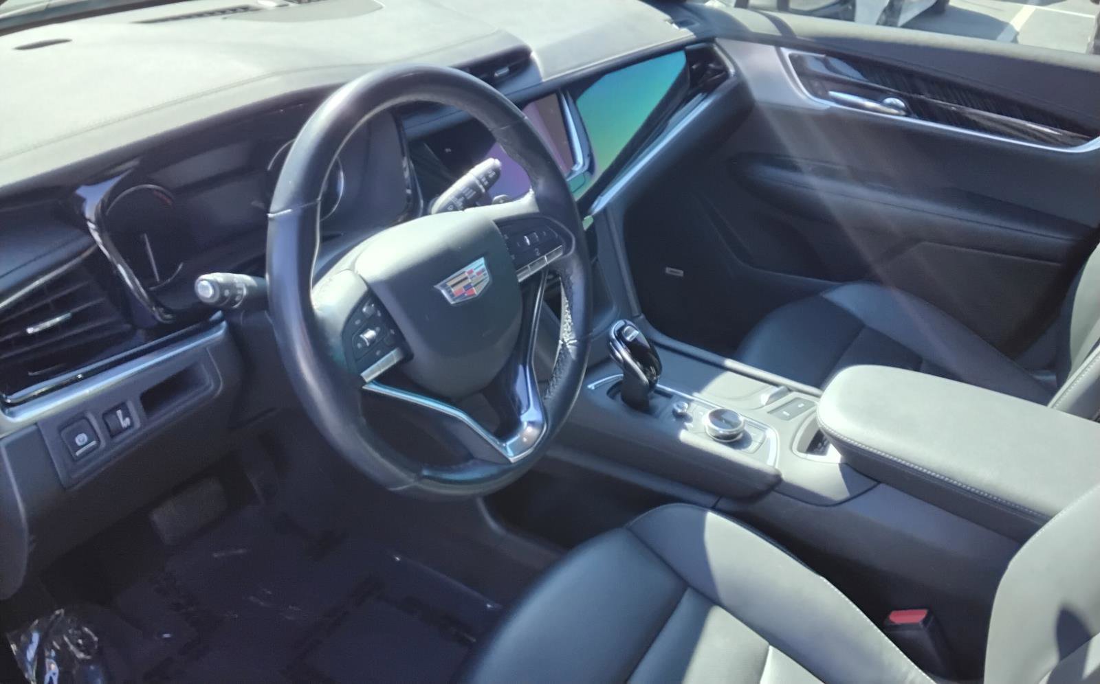 Used 2023 Cadillac XT6 Premium Luxury image 17