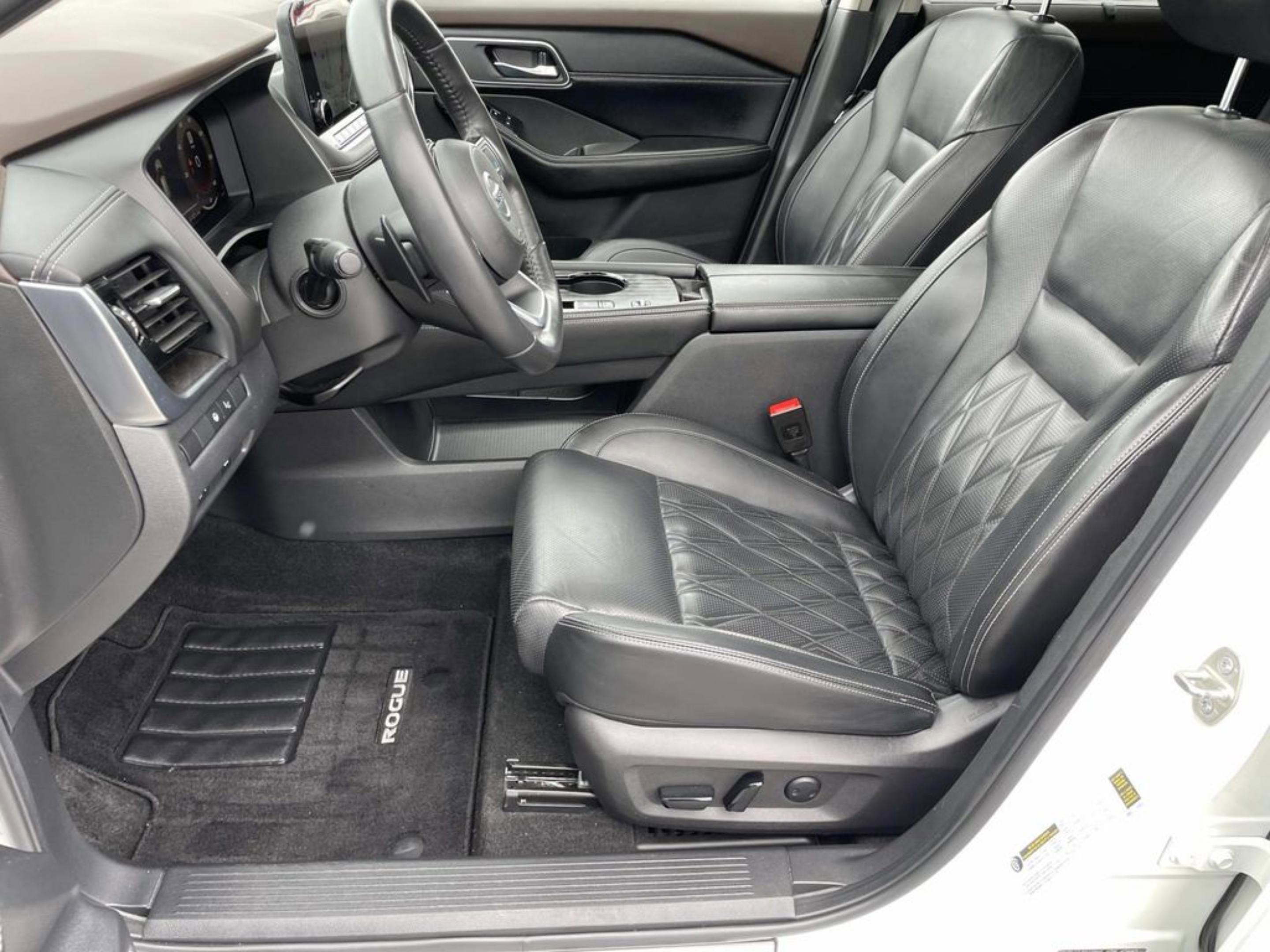 Used 2021 Nissan Rogue Platinum FWD image 21