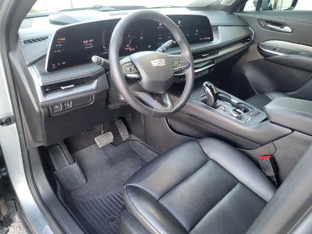 Used 2024 Cadillac XT4 Premium Luxury w/ Technology Package image 13