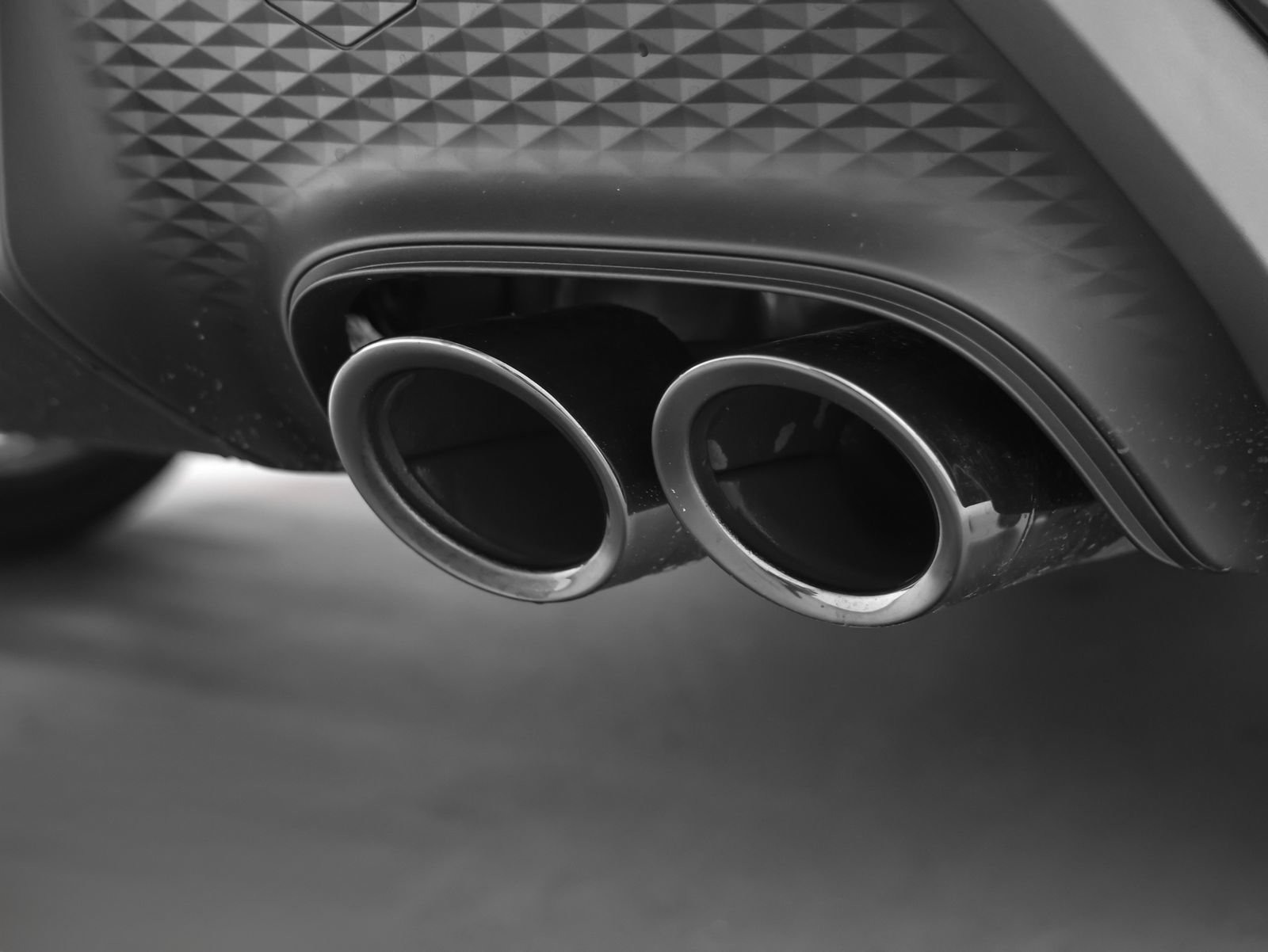 New 2026 Porsche Macan Turbo AWD/4WD image 18