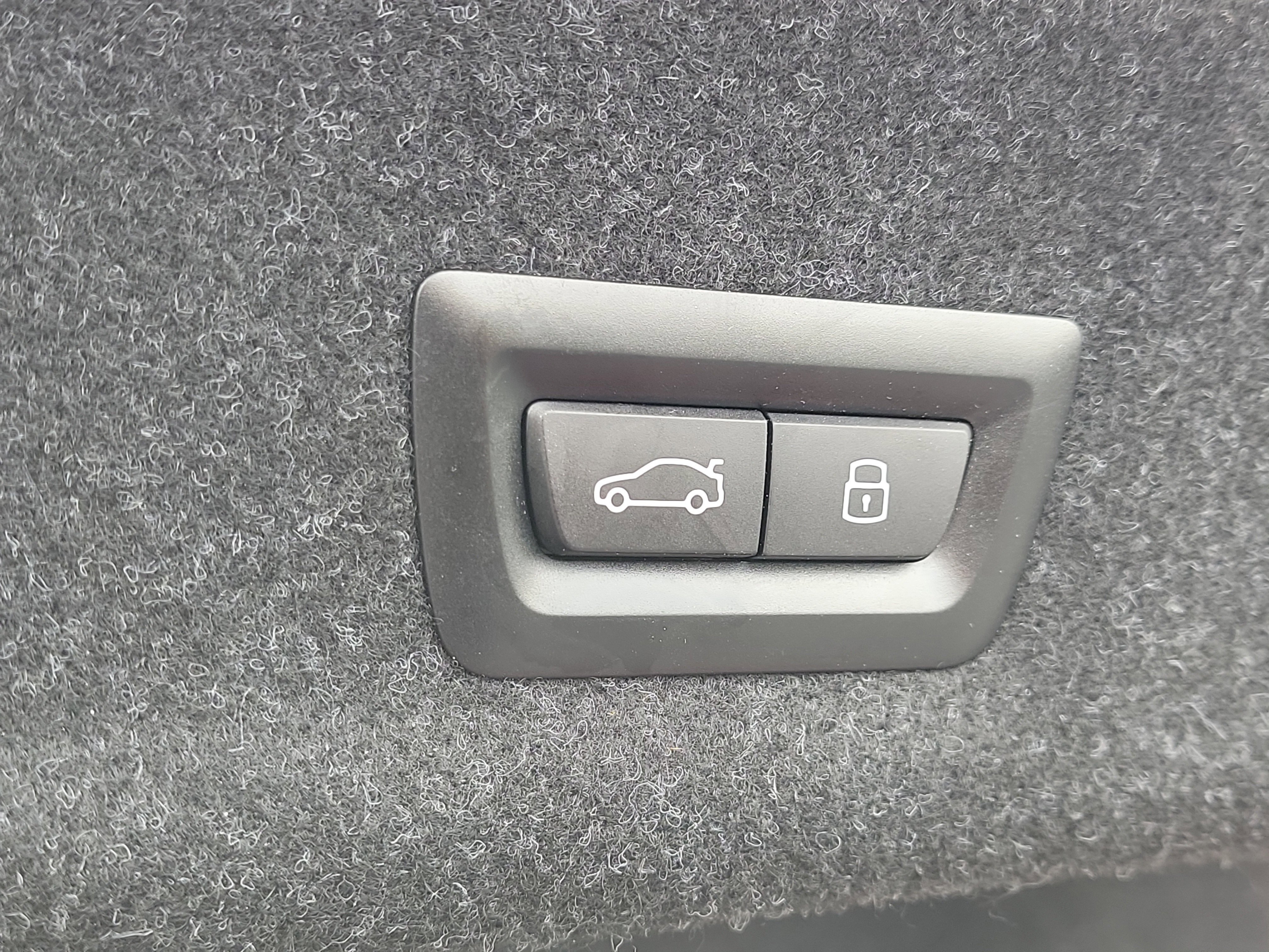 Used 2024 BMW M340i w/ Driving Assistance Package image 8