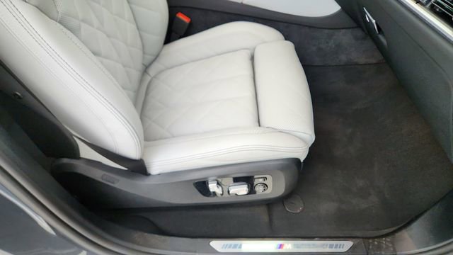 Used 2026 BMW X6 xDrive40i w/ Climate Comfort Package image 24