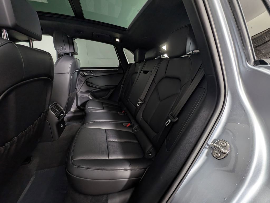 New 2026 Porsche Macan GTS image 24