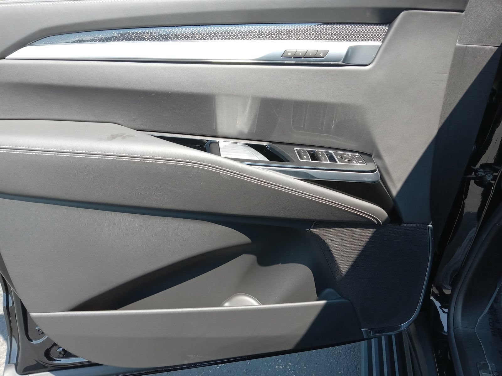 Certified 2026 Cadillac Escalade V AWD/4WD image 9