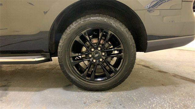 Used 2023 Ford Expedition XLT image 22