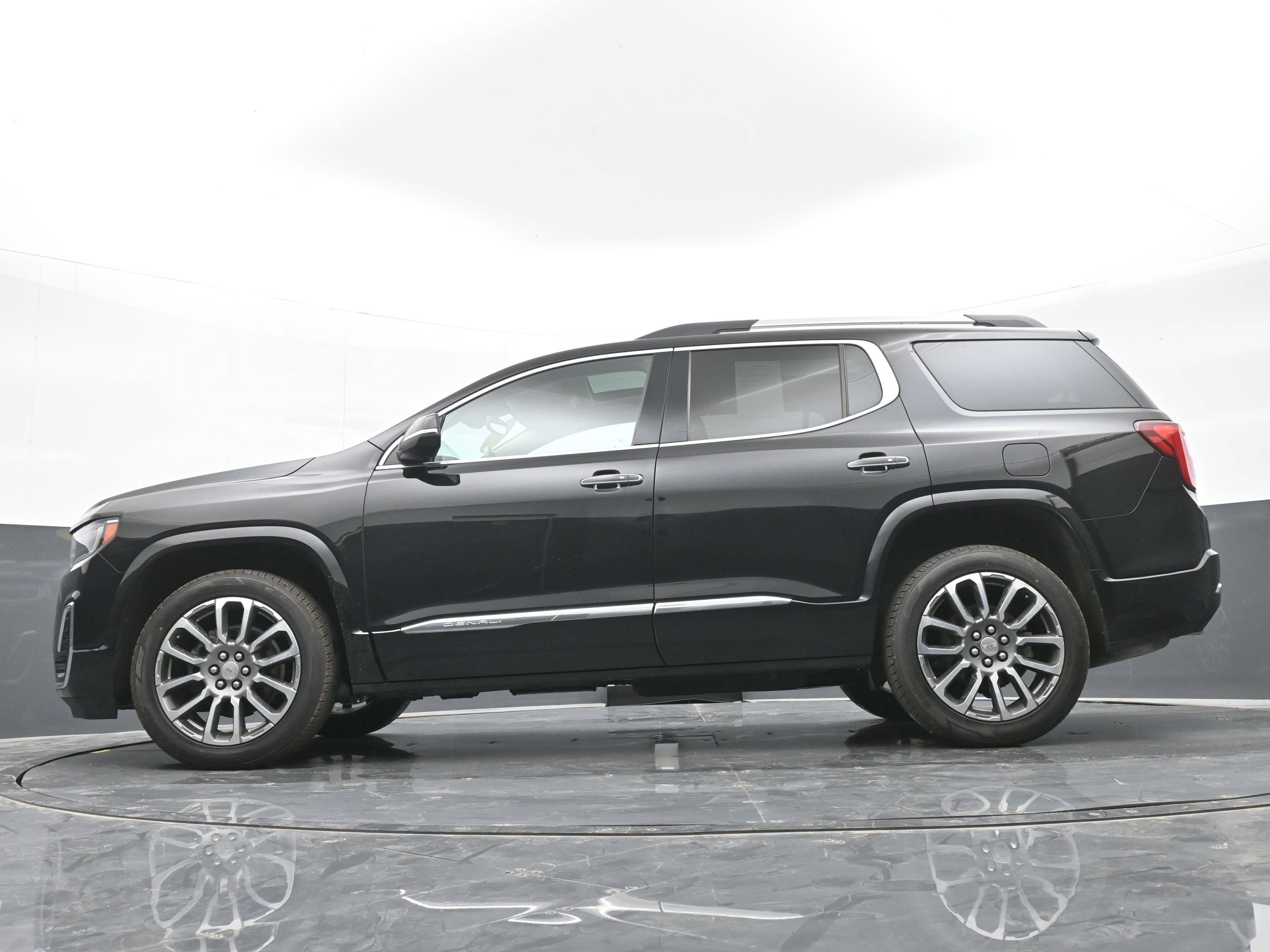 Used 2021 GMC Acadia Denali image 47