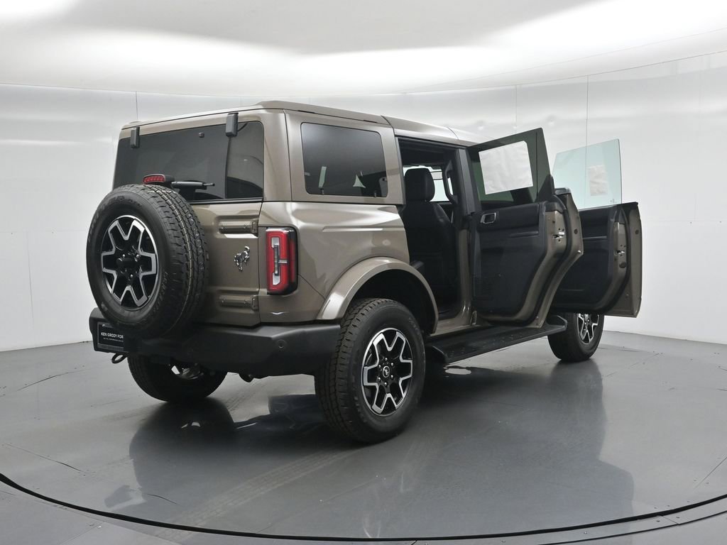 New 2026 Ford Bronco Outer Banks image 4