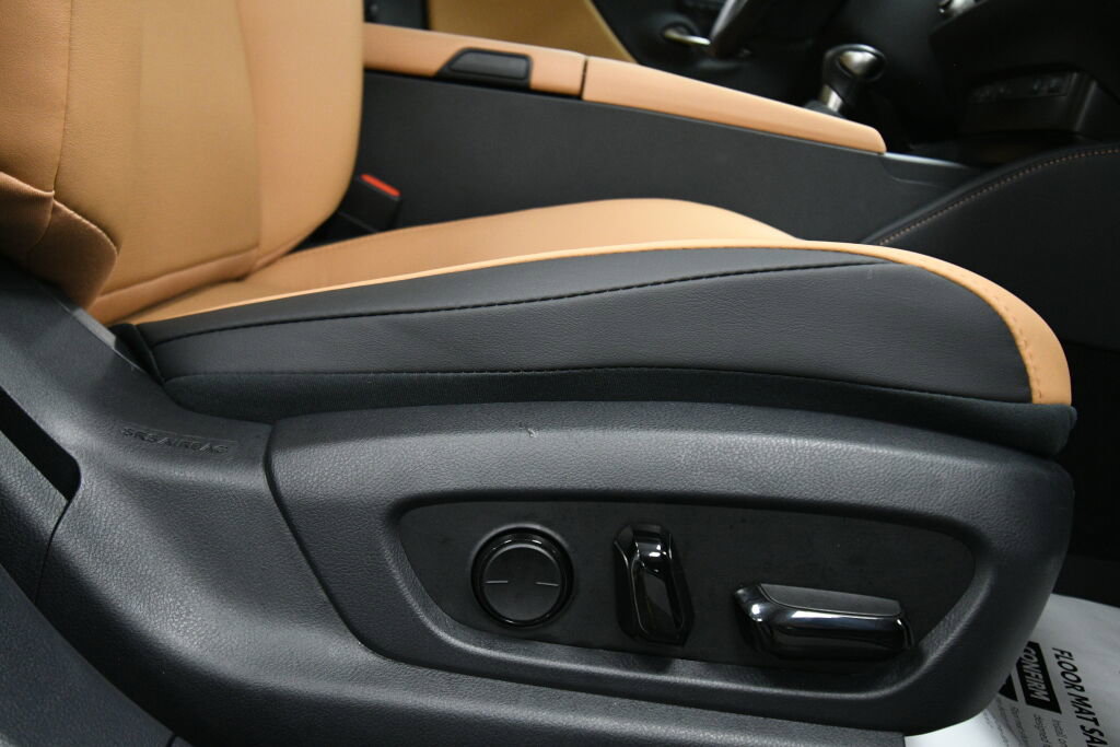 Used 2025 Lexus ES 350 w/ Premium Package image 28