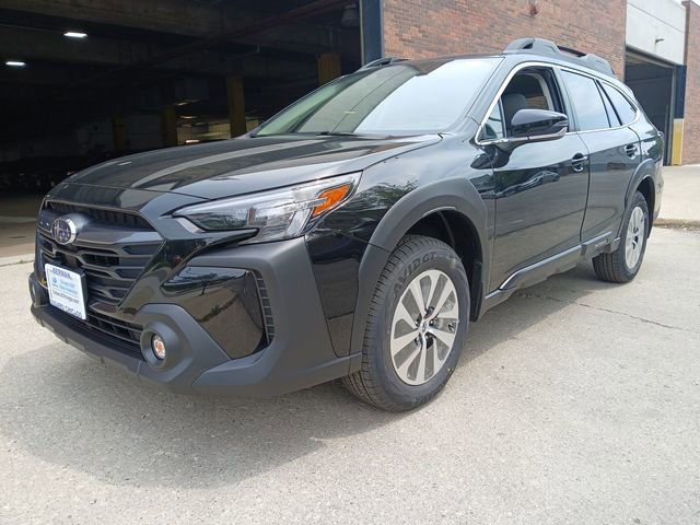 Used 2025 Subaru Outback Premium image 5