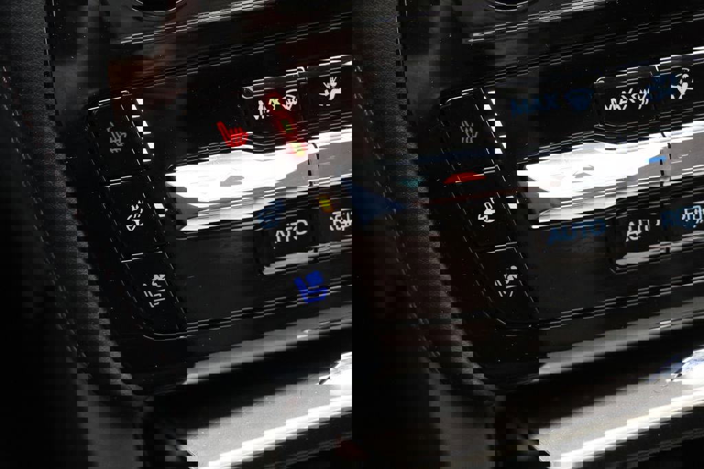 Used 2022 Ford Explorer Platinum w/ Equipment Group 601A image 24