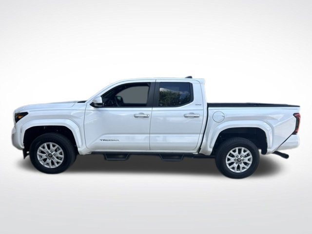 Used 2025 Toyota Tacoma SR5 AWD/4WD image 29