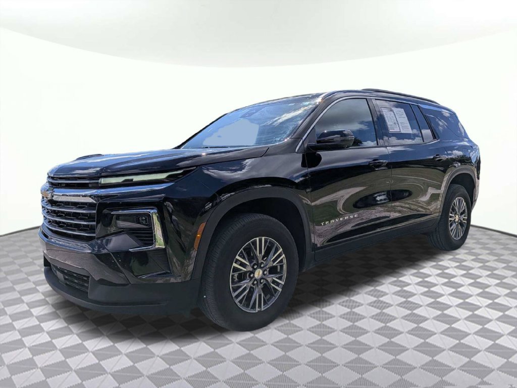 Used 2026 Chevrolet Traverse LT w/ Driver Confidence Package FWD image 7