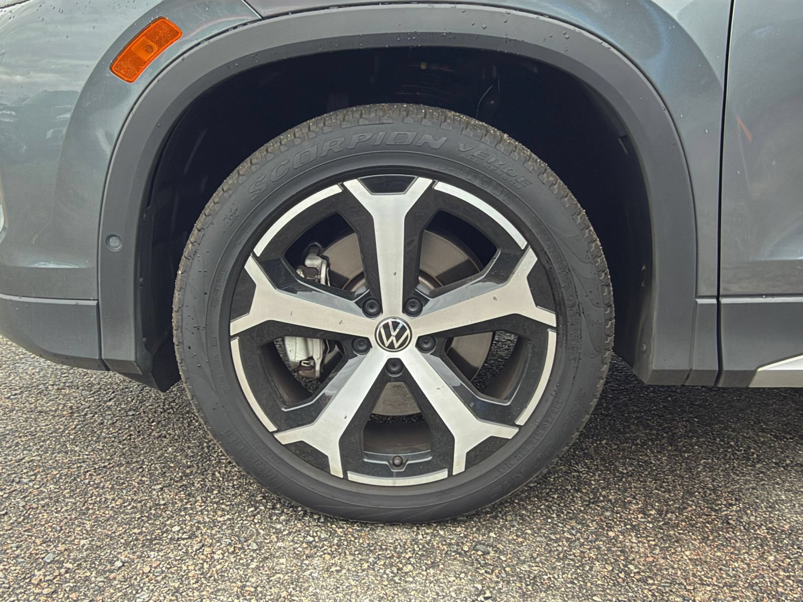 Used 2026 Volkswagen Tiguan SE AWD/4WD image 32