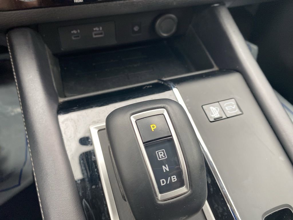 Used 2024 Mitsubishi Outlander 4WD Plug-In Hybrid image 27