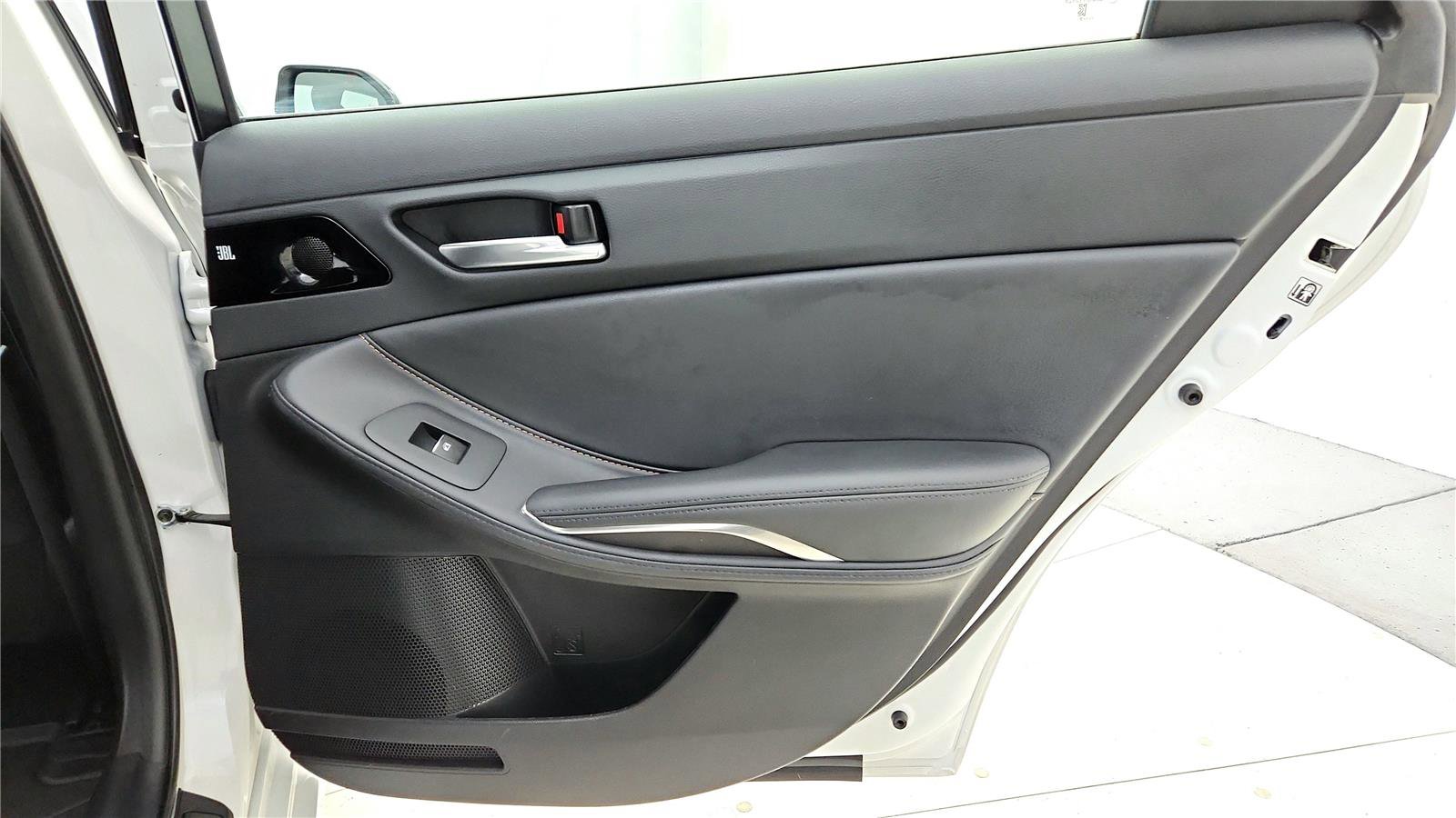 Certified 2020 Toyota Avalon XSE image 28