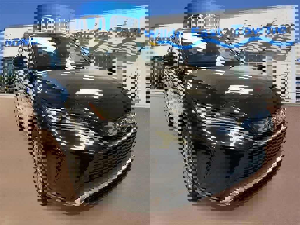 Used 2021 Toyota Venza XLE w/ Softex Package image 2