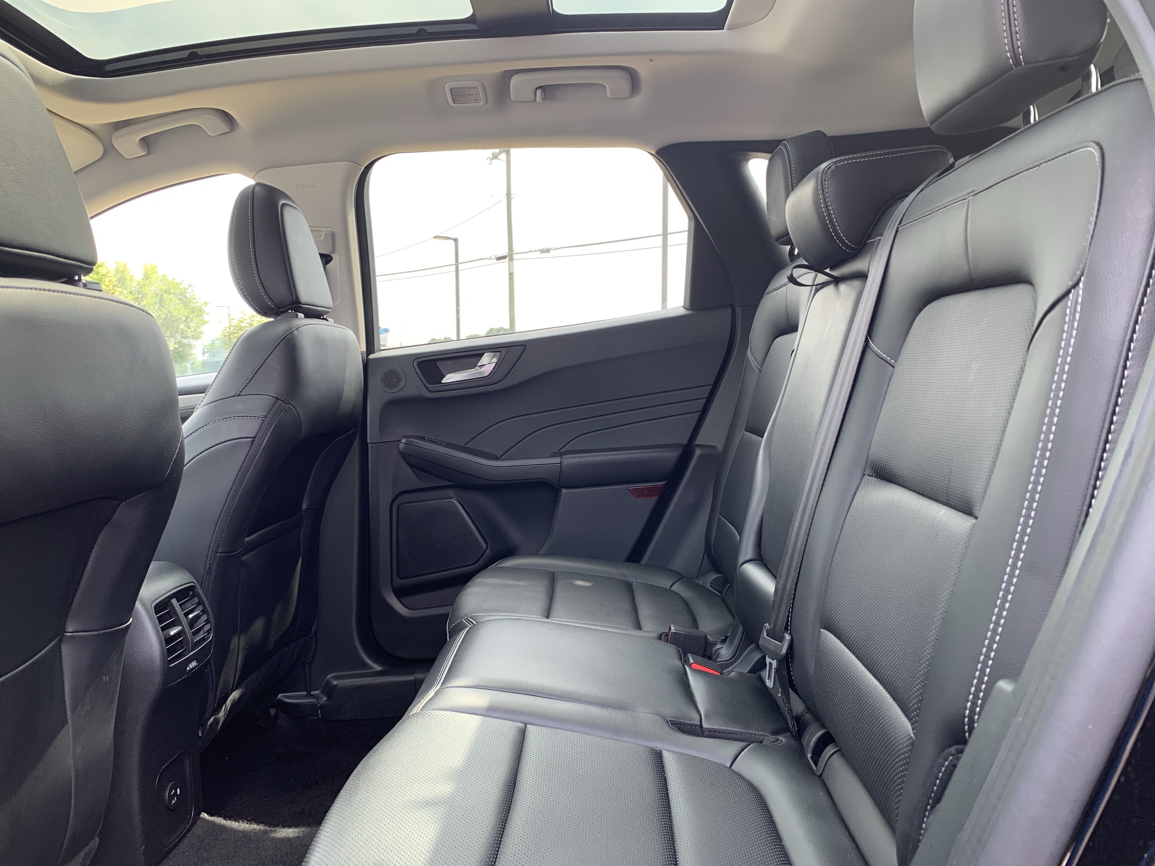 Used 2021 Ford Escape Titanium AWD/4WD image 32