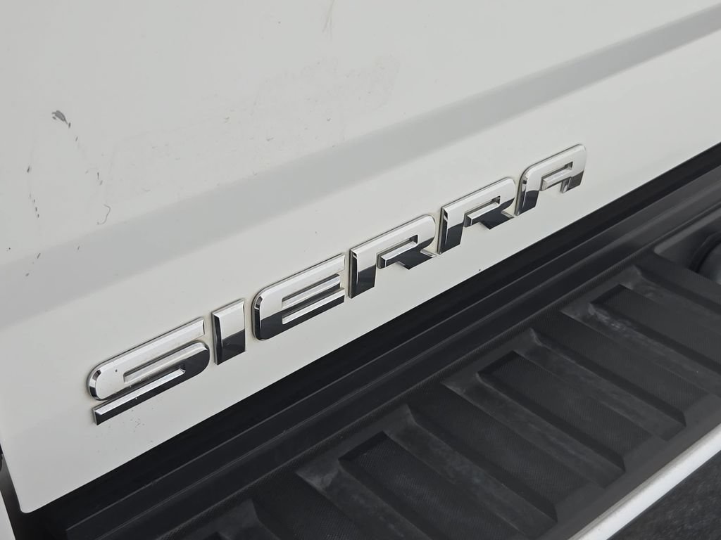 Used 2015 GMC Sierra 2500 SLT w/ Duramax Plus Package AWD/4WD image 21