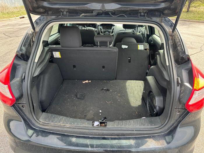 Used 2012 Ford Focus SEL FWD image 25