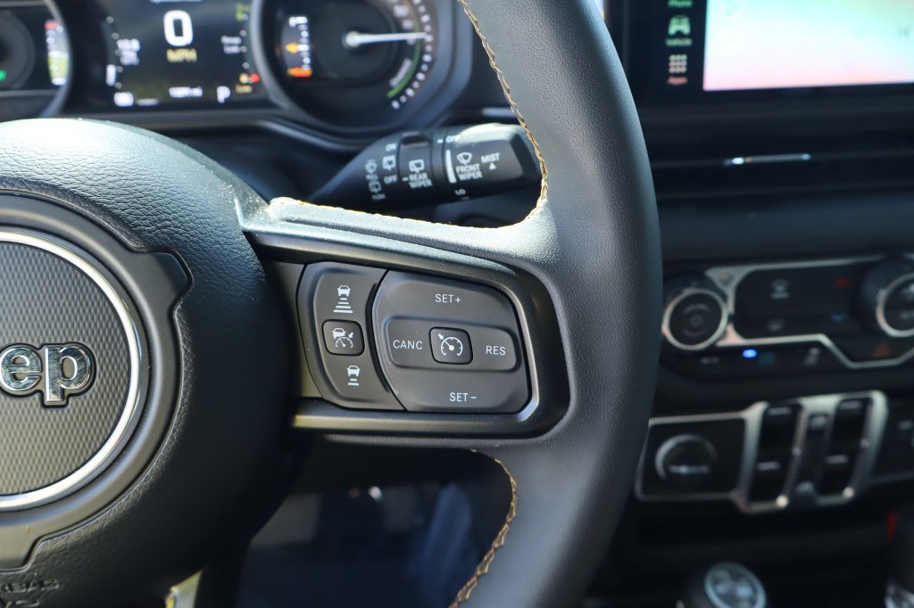 Used 2024 Jeep Wrangler Unlimited AWD/4WD image 24