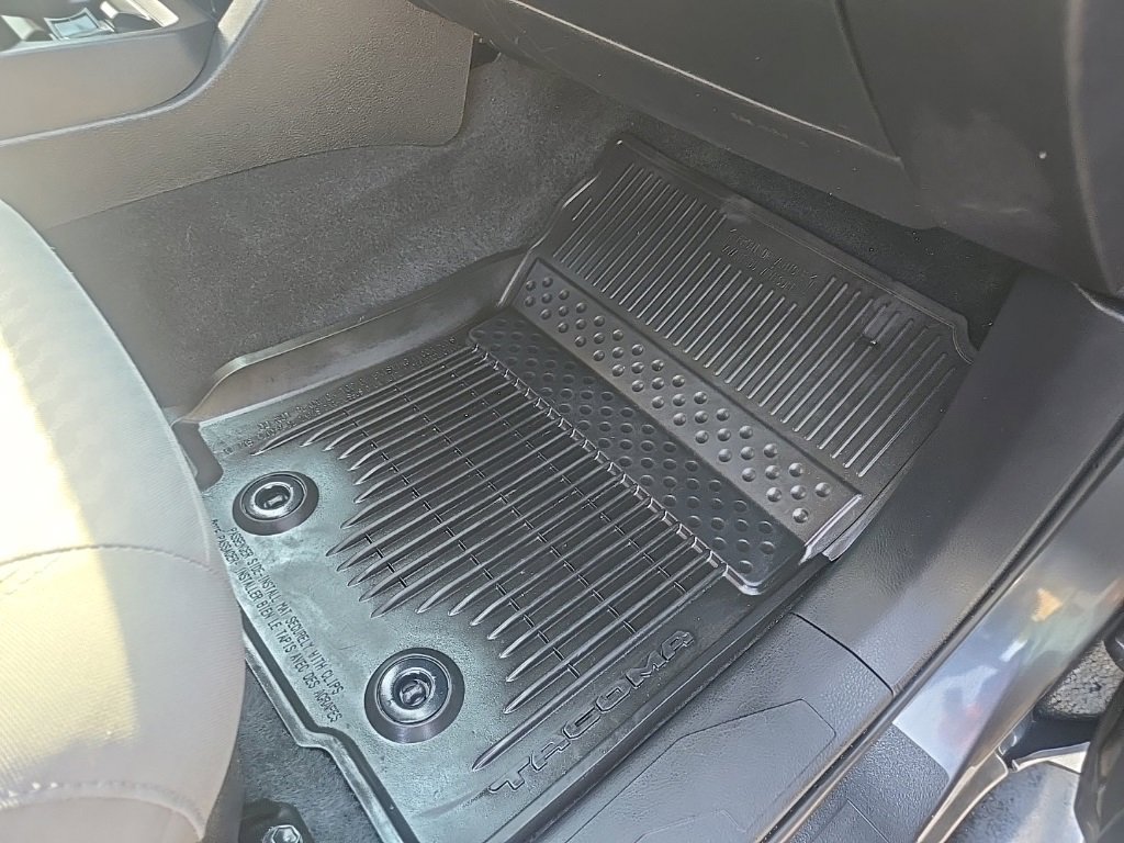 Used 2022 Toyota Tacoma SR image 68