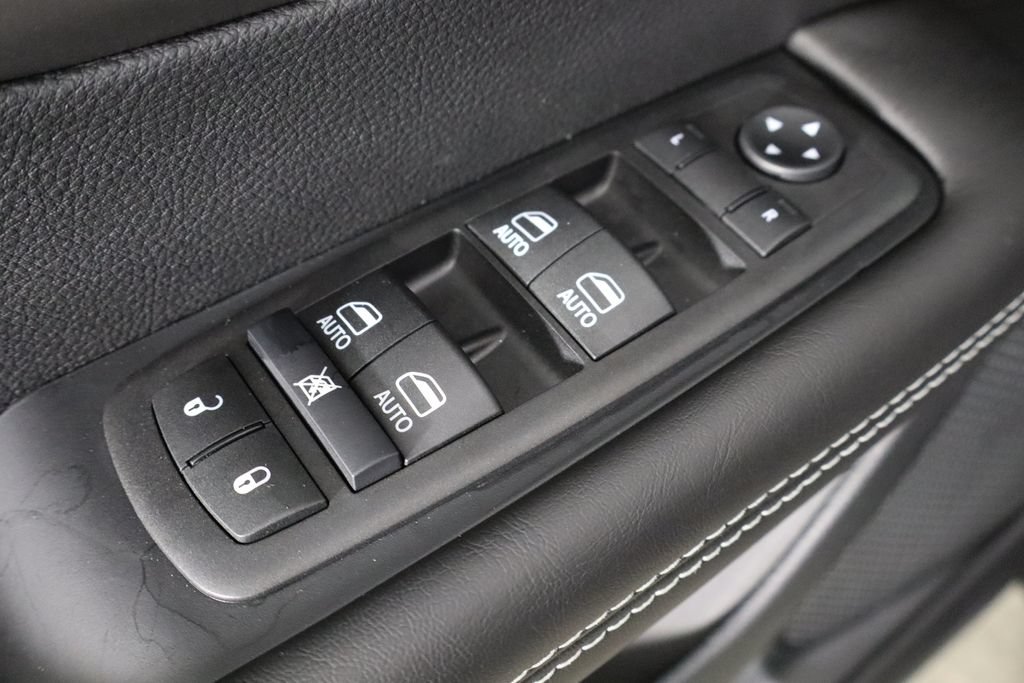 New 2027 Chrysler Pacifica Select FWD image 22