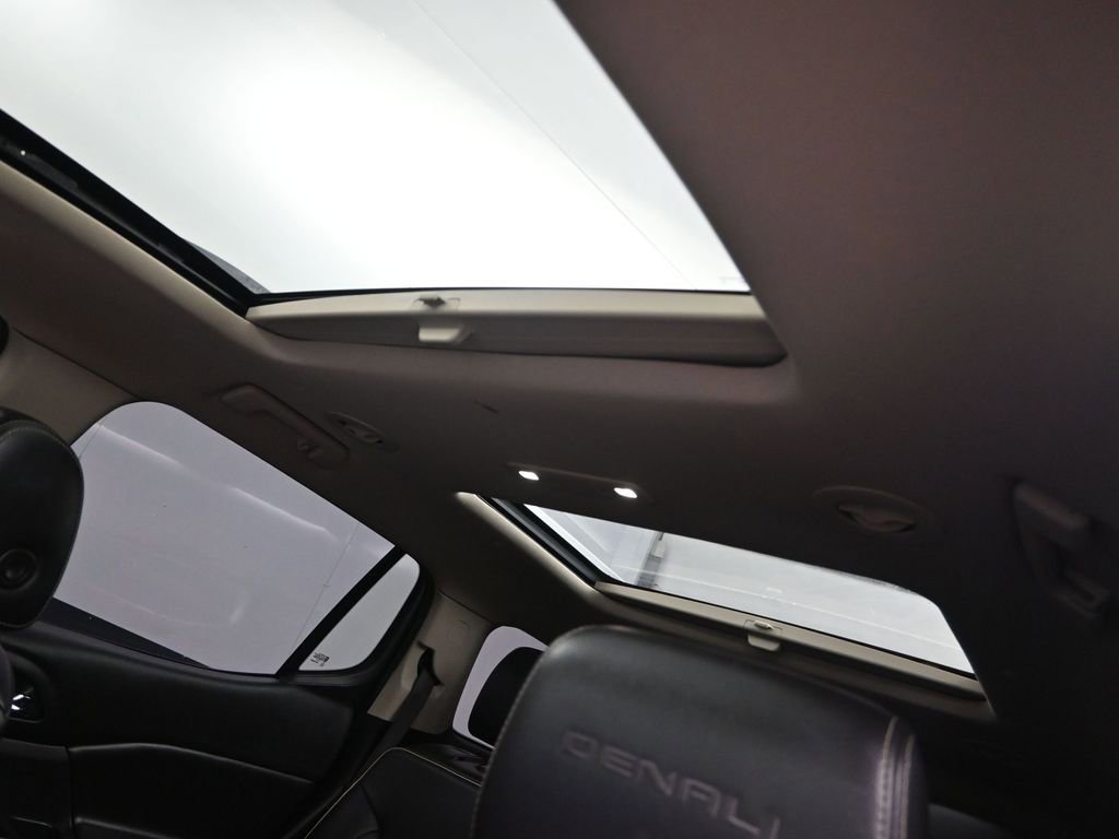 Used 2019 GMC Acadia Denali w/ Technology Package image 30
