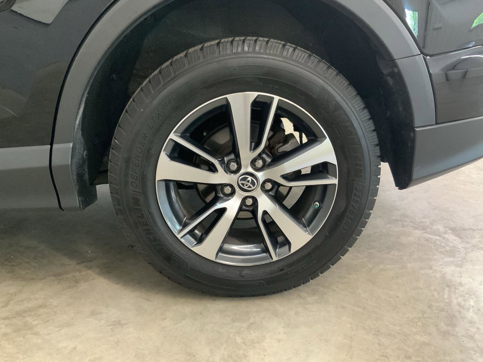 Used 2016 Toyota RAV4 XLE FWD image 37