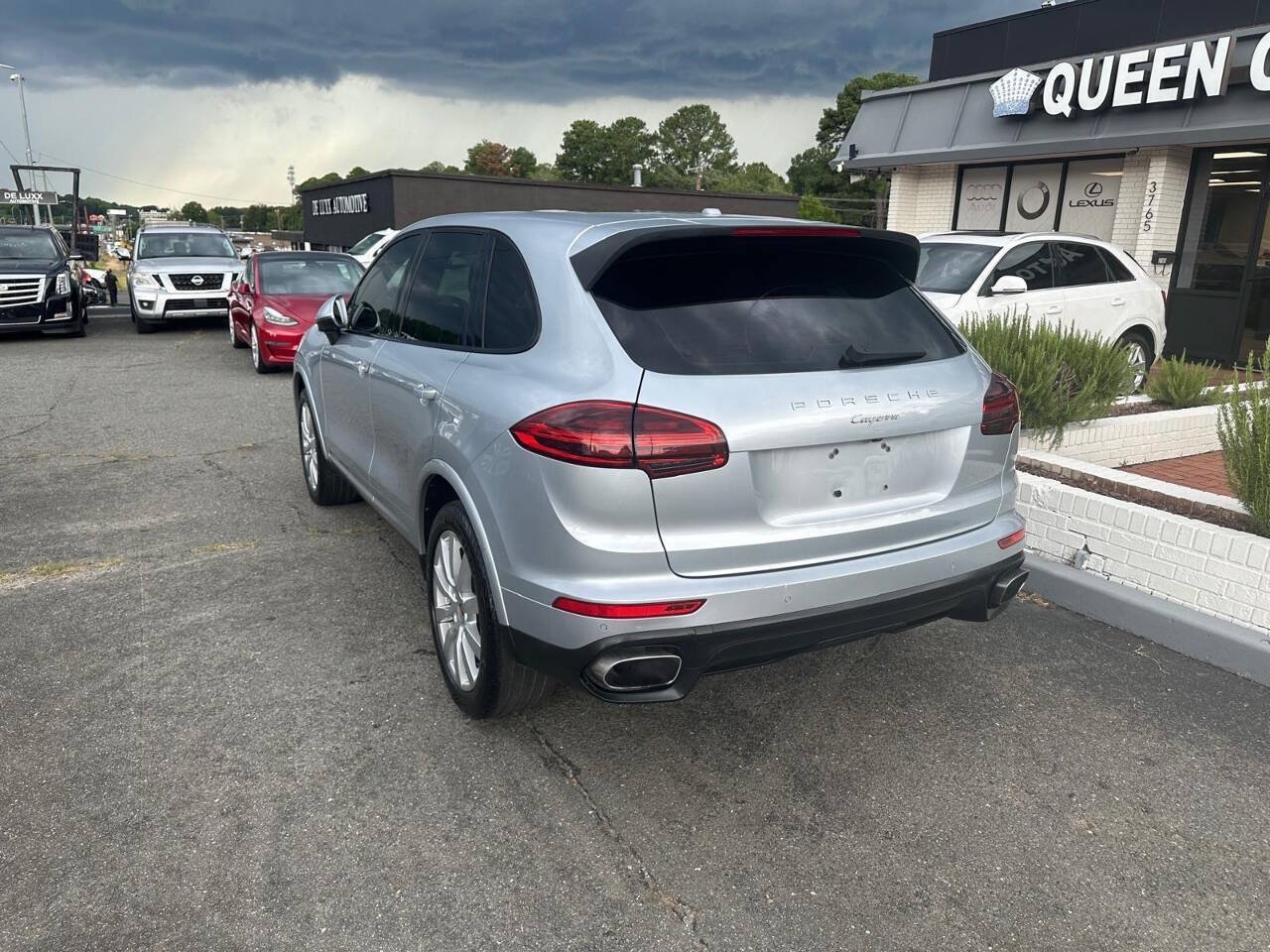 Used 2017 Porsche Cayenne Platinum Edition AWD/4WD image 10