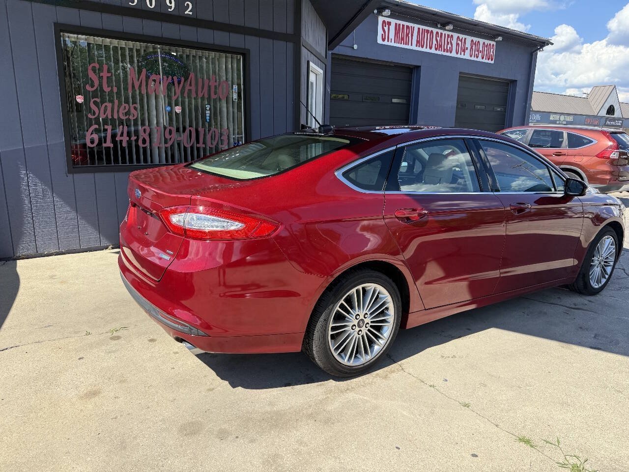 Used 2014 Ford Fusion SE w/ Equipment Group 202A FWD image 3